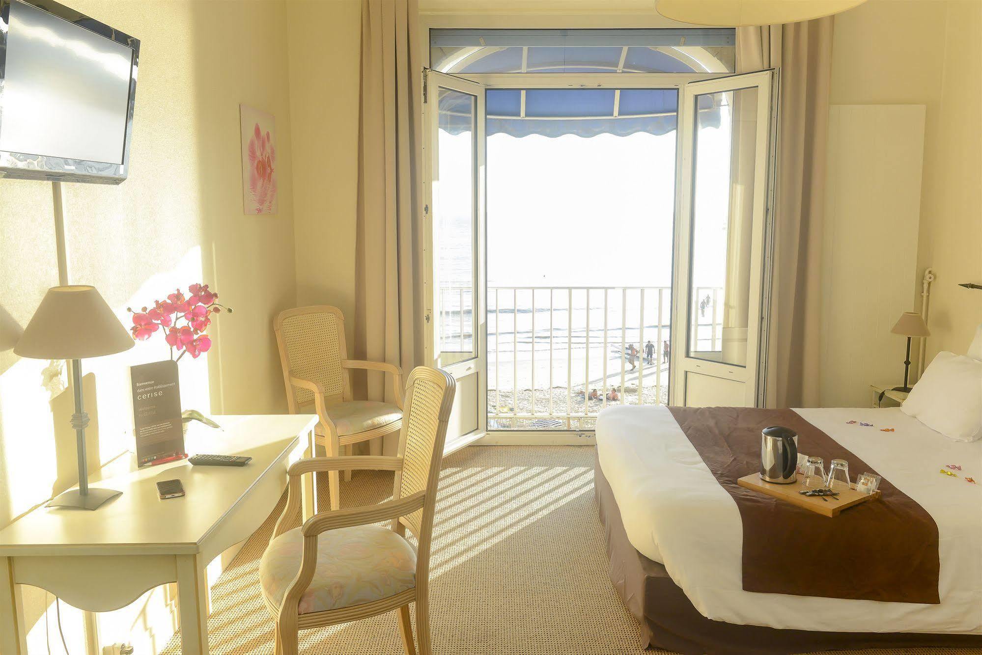 Cerise Royan - Le Grand Hotel De La Plage Ngoại thất bức ảnh