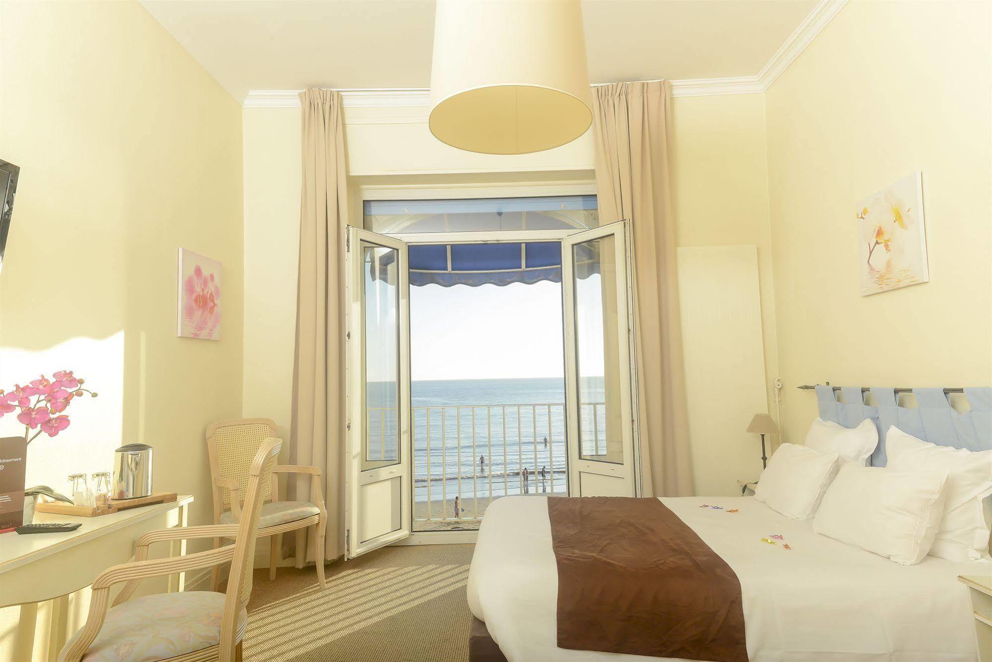 Cerise Royan - Le Grand Hotel De La Plage Ngoại thất bức ảnh